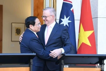 Thủ tướng Phạm Minh Chính và Thủ tướng Anthony Albanese sau họp báo.
