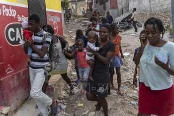 Hàng trăm nghìn người Haiti phải tha hương vì bạo lực. (Ảnh: AFP/TTXVN)