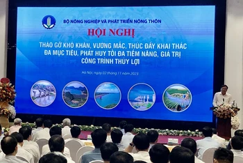 Thứ trưởng Nông nghiệp và Phát triển nông thôn Nguyễn Hoàng Hiệp phát biểu tại hội nghị.