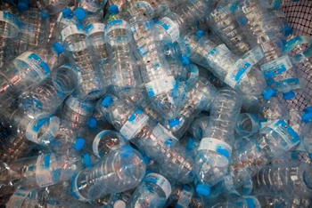 Vỏ chai nhựa tại một điểm thu nhận ở thủ đô Bangkok, Thái Lan. (Ảnh: Reuters)