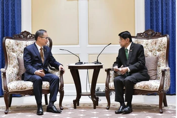 Phó Thủ tướng Thái Lan Wissanu Krea-ngam tiếp Đại sứ Việt Nam tại Thái Lan Phan Chí Thành.