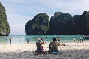 Bộ phim “The Beach” đã giúp vịnh Maya ở tỉnh Krabi nổi tiếng trên toàn thế giới. (Ảnh: Reuters)