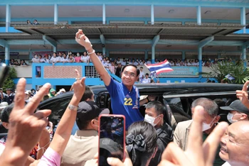 Ông Prayut tuyên bố rời khỏi đảng UTN và rút khỏi chính trường. (Ảnh: UTN)