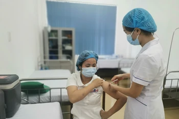 Người từ 18 tuổi trở lên ở Thái Bình đã tiêm vaccine phòng Covid-19 mũi 3 đạt hơn 95%.