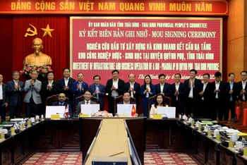 Ủy ban nhân dân tỉnh Thái Bình và nhà đầu tư ký kết ghi nhớ xây dựng hạ tầng Khu công nghiệp Dược-Sinh học.