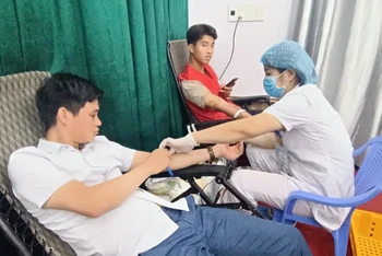 Hơn 400 người đăng ký hiến máu tại Lễ phát động của tỉnh Thái Bình.