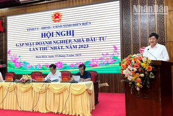 Đồng chí Lê Thành Đô, Chủ tịch Ủy ban nhân dân tỉnh phát biểu tại buổi gặp mặt doanh nghiệp, nhà đầu tư.