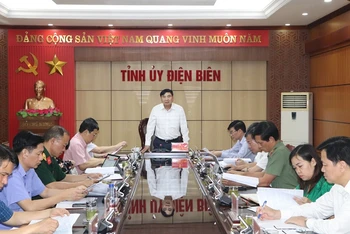 Đồng chí Trần Quốc Cường, Ủy viên Trung ương Đảng, Bí thư Tỉnh ủy, Trưởng Ban Chỉ đạo Phòng chống tham nhũng, tiêu cực tỉnh Điện Biên, chỉ đạo tập trung thực hiện các biện pháp phòng ngừa tham nhũng.