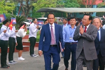 Đoàn công tác của Bộ Lao động và Đào tạo nghề Vương quốc Campuchia thăm, làm việc với Trường cao đẳng Thái Nguyên.