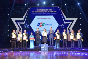 Vinh danh Top 10 doanh nghiệp công nghệ thông tin Việt Nam 2022.