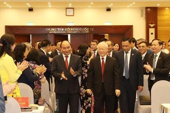 [Ảnh] Lãnh đạo Đảng, Nhà nước dự Lễ kỷ niệm 30 năm tái lập Văn phòng Chủ tịch nước 