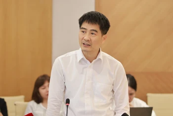 Phó Cục trưởng Cục Viễn thông Nguyễn Phong Nhã thông tin tại cuộc họp báo chiều 6/4.