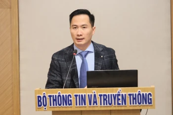 Ông Nguyễn Thiện Nghĩa, Phó Cục trưởng phụ trách Cục Công nghiệp CNTT-TT, Bộ Thông tin và Truyền thông phát biểu tại họp báo.