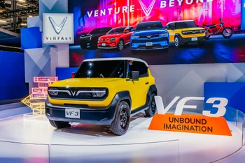 VinFast công bố ra mắt toàn cầu mẫu xe điện VF 3 tại CES 2024.