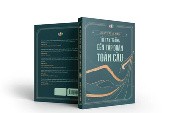 Bìa sách được thiết kế mang đậm hồn văn hóa Việt.