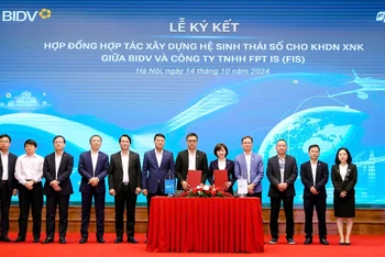 Lễ kết hợp tác xây dựng Hệ sinh thái số xuất nhập khẩu giữa ngân hàng BIDV và FPT IS.