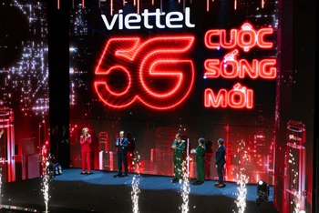 Lãnh đạo Viettel cùng đại diện Ericsson taị sự kiện Công bố chính thức khai trương mạng 5G của Viettel sáng 1510 (Ảnh: MINH SƠN).