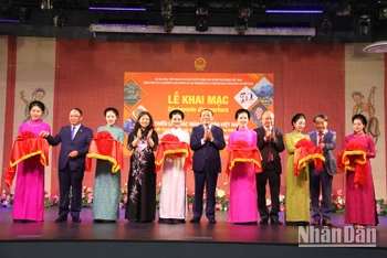 Xúc tiến du lịch và quảng bá văn hóa Việt Nam tại Pháp trong bối cảnh mới