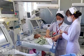 Bé C. được điều trị đặc biệt tại Bệnh viện đa khoa Lâm Đồng.