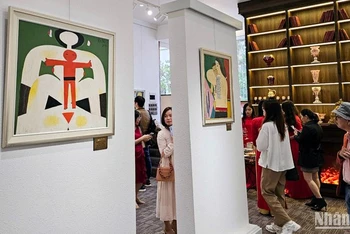 Không gian triển lãm "Nguồn cội" tại Mimosa Gallery, thành phố Đà Lạt, Lâm Đồng.