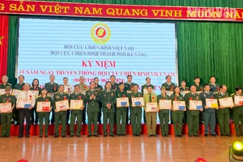 Lễ tuyên dương Chi hội trưởng Cựu chiến binh tiêu biểu thành phố Đà Nẵng.