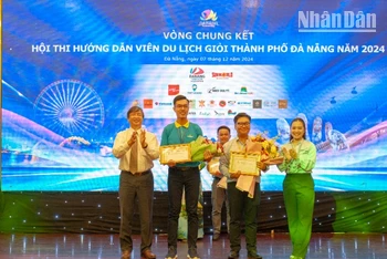 Hai thí sinh đạt giải nhất cuộc thi.