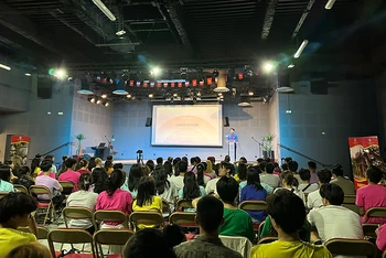 Trại hè Thanh niên Sinh viên Việt Nam tại châu Âu được tổ chức hàng năm nhằm tăng cường sự gắn kết cộng đồng thanh niên, sinh viên và kiều bào tại châu Âu. (Ảnh: KHẢI HOÀN)
