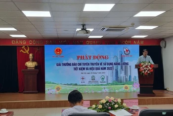 Quyền Chánh Văn phòng Hội Nhà báo Việt Nam Phan Toàn Thắng phát biểu tại lễ phát động.