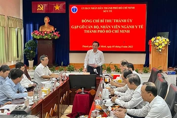 Đồng chí Nguyễn Văn Nên, Ủy viên Bộ Chính trị, Bí thư Thành ủy Thành phố Hồ Chí Minh phát biểu tại buổi gặp gỡ.