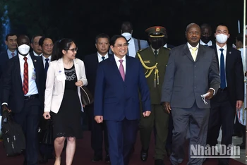 Thủ tướng Phạm Minh Chính hội kiến Tổng thống Uganda Yoweri Kaguta Museveni.