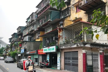 Chung cư cũ tại Hà Nội cần cải tạo, xây dựng lại.