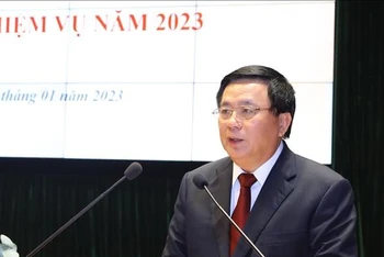 Đồng chí Nguyễn Xuân Thắng, Ủy viên Bộ Chính trị, Giám đốc Học viện Chính trị Quốc gia Hồ Chí Minh, Chủ tịch Hội đồng Lý luận Trung ương phát biểu tại Hội nghị.