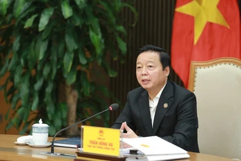 Phó Thủ tướng Trần Hồng Hà tại buổi làm việc với Bộ Văn hóa, Thể thao và Du lịch, một số bộ, ngành liên quan về Chương trình tổng thể quốc gia về phát triển văn hóa Việt Nam giai đoạn 2023-2030, sáng 22/2. (Ảnh: VGP)