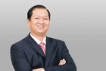 Ông Trần Xuân Huy giữ chức vụ Phó Tổng Giám đốc phụ trách khu vực miền nam Ngân hàng Sài Gòn-Hà Nội (SHB). 