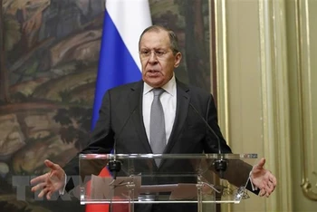 Ngoại trưởng Nga Sergey Lavrov phát biểu tại cuộc họp báo ở Moskva. (Ảnh: AFP/TTXVN)