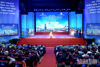 Quang cảnh hội nghị công bố quy hoạch và xúc tiến đầu tư tỉnh Hà Tĩnh.