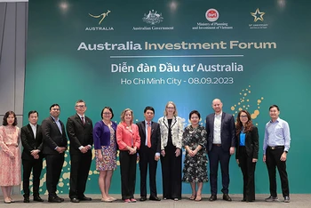 Các đại biểu Chính phủ Việt Nam-Australia và diễn giả tại Diễn đàn Đầu tư Australia 2023. (Ảnh: Đại sứ quán Australia tại Việt Nam)