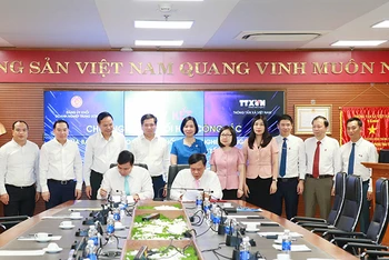 Lễ ký kết Quy chế phối hợp công tác giai đoạn 2023-2025 giữa Ban Tuyên giáo Đảng ủy Khối Doanh nghiệp Trung ương và Trung tâm Truyền hình Thông tấn.