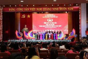 Trao giải Cuộc thi tìm hiểu "Quảng Ninh 60 năm xây dựng và phát triển".