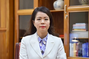 Thứ trưởng Ngoại giao Nguyễn Minh Hằng trả lời phỏng vấn báo chí trước thềm Tuần lễ cấp cao APEC 2023. (Ảnh: Bộ Ngoại giao)
