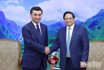 Thủ tướng Chính phủ Phạm Minh Chính tiếp Bộ trưởng Ngoại giao Uzbekistan Bakhtiyor Saidov. 