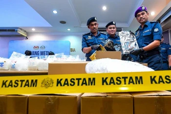 Tang vật ma túy methamphetamine do Cục Hải quan Hoàng gia Malaysia thu giữ. (Ảnh: The Sun)