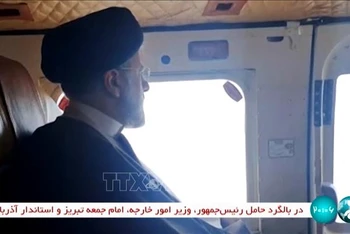 Hình ảnh do đài truyền hình Nhà nước Iran IRINN phát ngày 19/5/2024: Tổng thống Iran Ebrahim Raisi trên trực thăng được cho là gặp sự cố ở tỉnh Đông Azerbaijan, phía Tây Bắc Iran. (Ảnh: AFP/TTXVN)