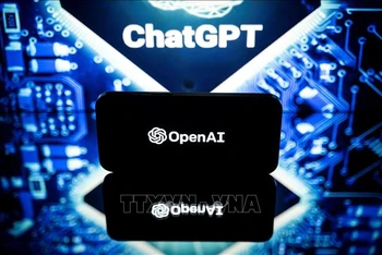 Biểu tượng của OpenAI và ChatGPT. (Ảnh tư liệu: AFP/TTXVN)