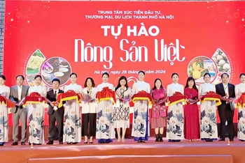 Các đại biểu khai mạc chương trình "Tự hào nông sản Việt Nam".