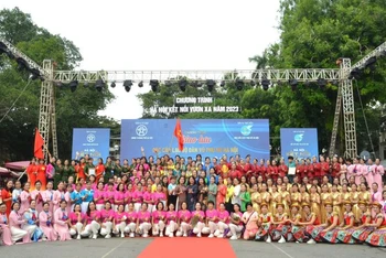 Chương trình giao lưu các Câu lạc bộ Dân vũ phụ nữ Hà Nội năm 2023.