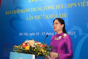 Chủ tịch Hội Liên hiệp Phụ nữ Việt Nam Hà Thị Nga phát biểu tại lễ công bố Giải thưởng Nguyễn Thị Định. 