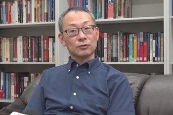 Tiến sĩ Tomotaka Shoji, Giám đốc Ban nghiên cứu khu vực thuộc Viện Nghiên cứu Quốc phòng của Bộ Quốc phòng Nhật Bản.