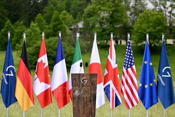 Cờ của các nước G7 và Liên minh châu Âu tại Hội nghị thượng đỉnh G7 ở Elmau Castle, Đức vào ngày 28/6/2022. (Ảnh: AFP)