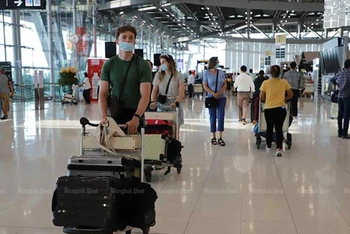 Khách quốc tế tại sân bay Suvarnabhumi, Thái Lan. (Ảnh: Bưu điện Bangkok)